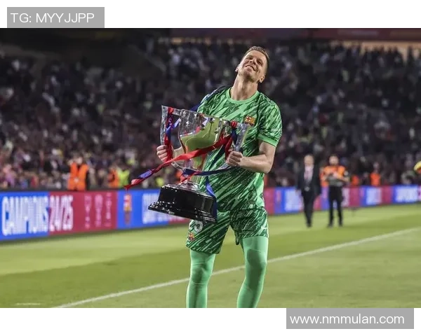 阿斯:霍安状态回暖复出助巴萨时隔十场重回零封之路